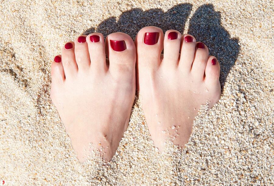 Quy tắc chọn màu sơn móng chân phù hợp với mọi tông da