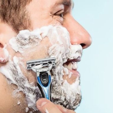 Hướng dẫn cách cạo râu không mọc lại 2022
