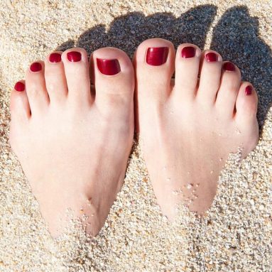 Tìm hiểu 7 xu hướng sơn móng chân đẹp sang trọng nhất 2023